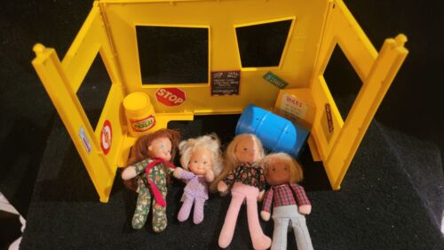 Vintage Mattel Honey Hill Bunch Club House With Dolls Incomplete