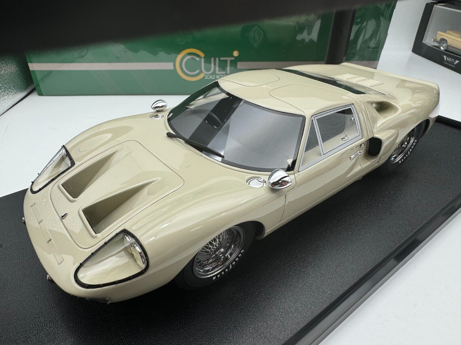 Cult 1/18 フォード Ford GT40 Mk III 1966 White J01-04-039 Cult 1/18 フォード Ford GT40 Mk III 1966 White J01-04-039