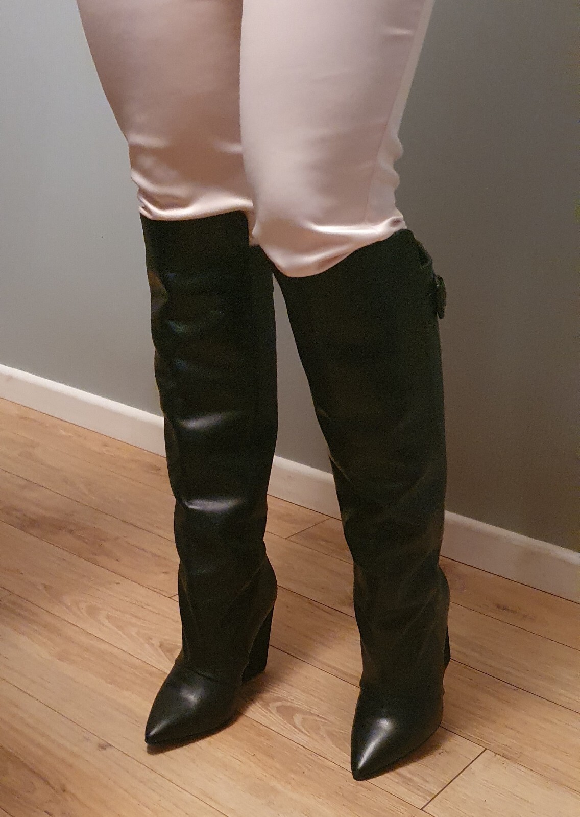 Picture 2 of 5