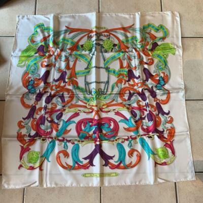 HERMES SCARF　100%SILK　MADE IN FRANC Hermes Scarf Size 90x90cm Silk 100% made in France Never