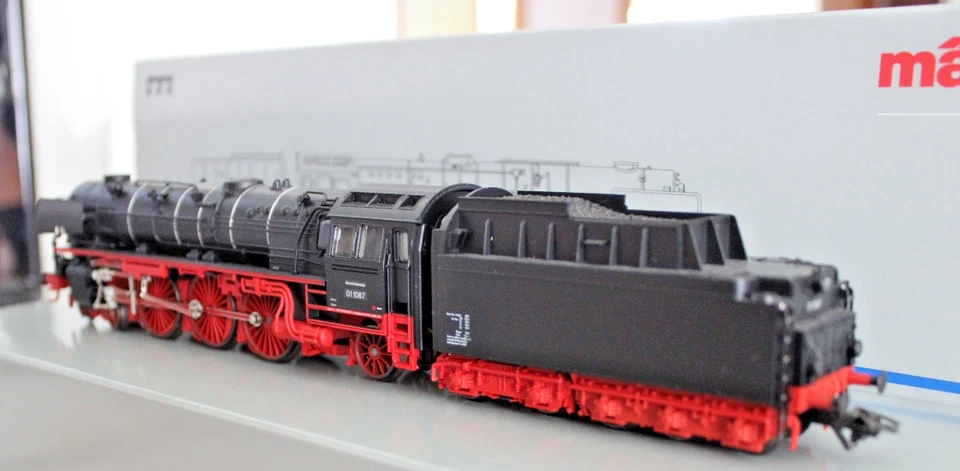 Märklin 37102 unbespielte Dampflok  DB BR 01 1087 digital, Sound(Glocke,Pfiff) - Bild 4 von 4