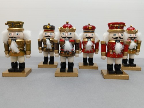 Set of 6 PIER 1 Nutcracker Wooden Christmas Card/Place Card/Photo Holders 4in. - Picture 8 of 12