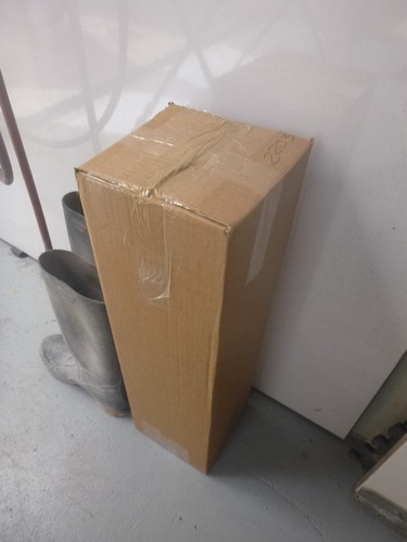 G117B0114F LOTUS ELISE FRONT CENTRE GRILLE NO DRIVE LIGHTS - Picture 3 of 3