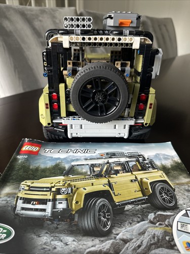 LEGO TECHNIC: Land Rover Defender (42110) - Picture 5 of 6