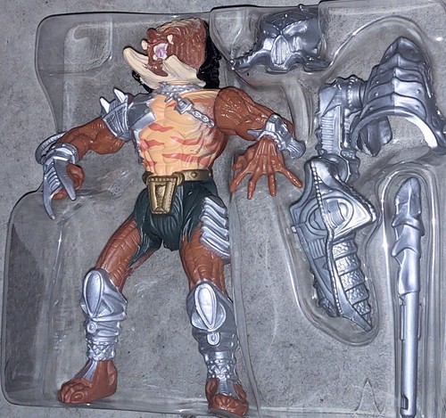 Predator Cracked Tusk Predator personaggio completo Kenner - Foto 3 di 4