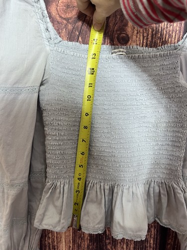 Reformation Roland hellblaue Mineralbluse mit eckigem Ausschnitt und Rüschen Größe Large - Bild 3 von 9