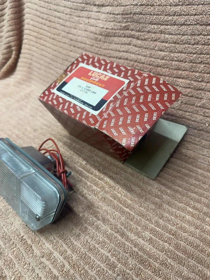 NOS Lucas L717 5260 HILLMAN SUNBEAM HUNTER RH SIDE FLASHER LAMP BLINKER Clear - Image 3 of 4