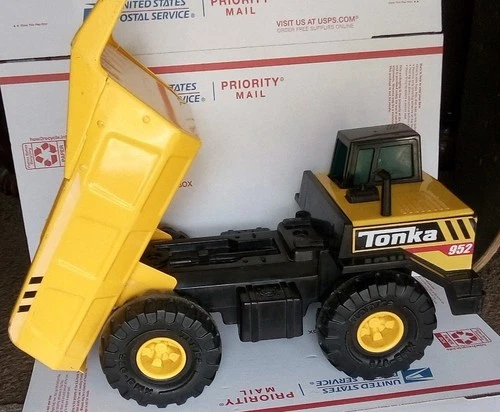 2020 Hasbro Mighty Tonka Dump Truck  XMB-975 Yellow Pressed Steel Metal Bed Toy
