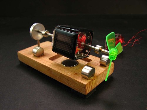 DIY Mendocino motor magnetic levitation solar toy Rotations motor science toy