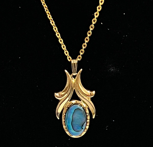 Paua Shell necklace New Zealand Blue Coloured Stone Pendant 46cm Gold Chain - Picture 2 of 5