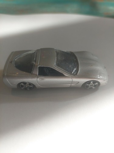 Chevrolet Corvette Maisto '97 1/64 plateado 112 - Imagen 1 de 5