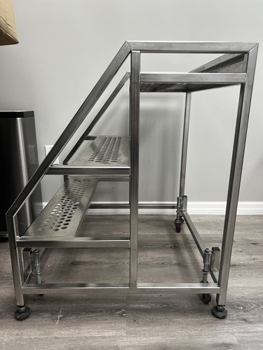 Biosafe Cleanroom Mobile step Ladder - Picture 4 of 6