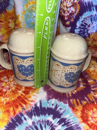 Off White Ceramic Salt & Pepper Shakers With Hearts Farmhouse Quilted Style EUC - Picture 5 of 8