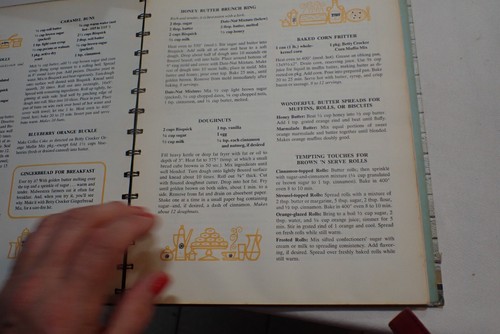 Betty Crocker's New Good And Easy Cookbook - 1st Edition 1st Printing 1962 - Picture 4 of 8