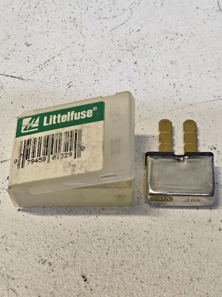 7 Quantity of Littelfuse UCB20 Circuit Breakers 079458013290 - Image 2 of 4