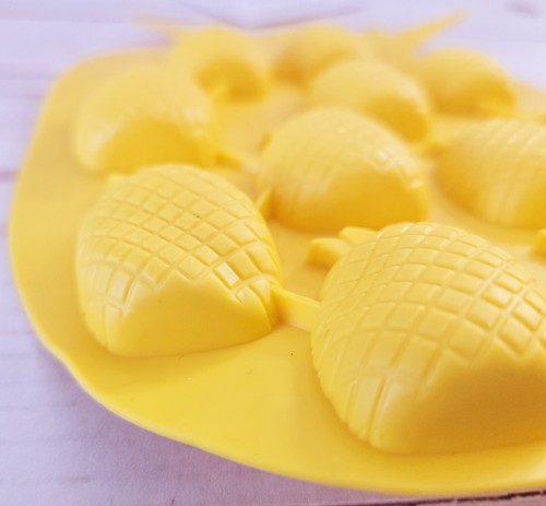 Mainstays Yellow Pineapple Ice Cube Mold Tray 12 Cavity New - Picture 5 of 5