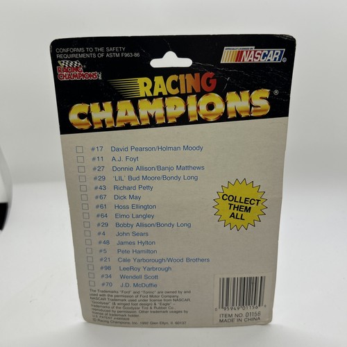 Signed 1:64 Racing Champions 1992 Collector's Series #43 Richard Petty Torino - Picture 3 of 8