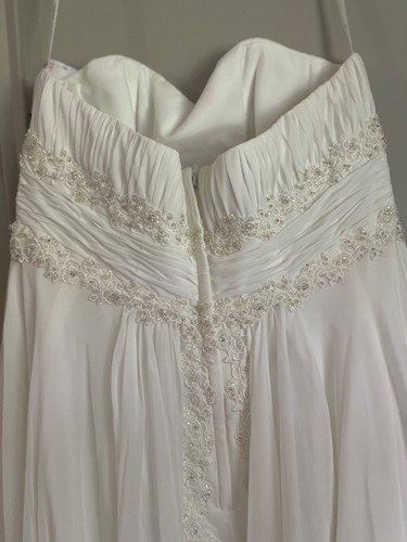 David's Bridal Chiffon A-Line Wedding Dress with Beads Style# 9V9743 16W Ivory - Picture 17 of 22
