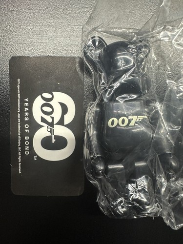 Bearbrick 44 Series 100% Figure - 007 Bond Artist Sealed With Card. - 第 1/2 張圖片