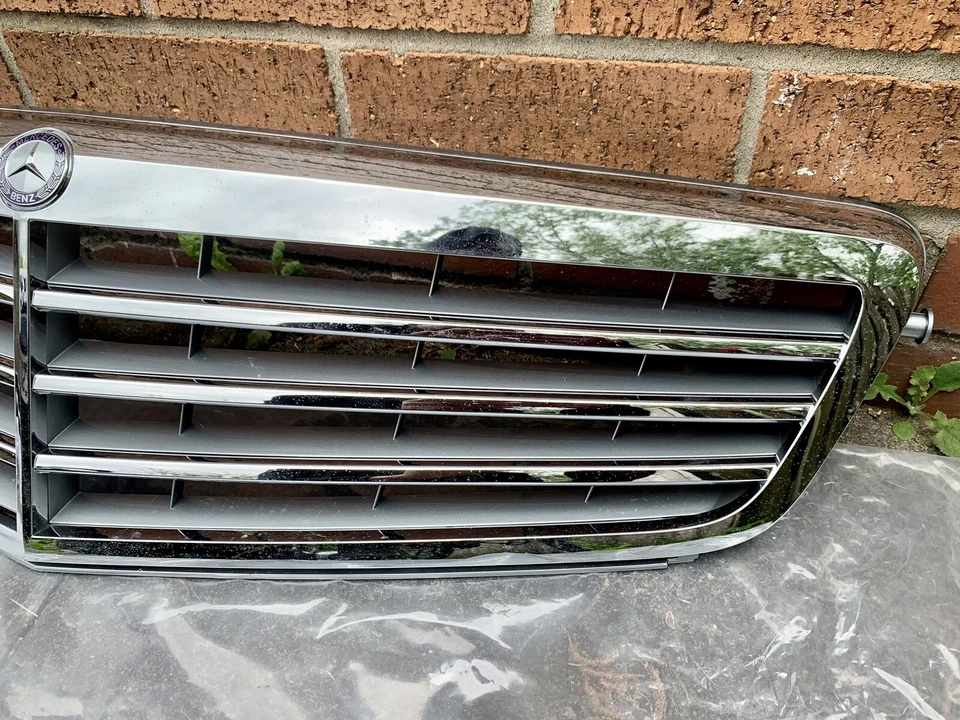 REJILLA MERCEDES CLASE C220 5 puertas Estate A2048801283 Foto 4 de 4