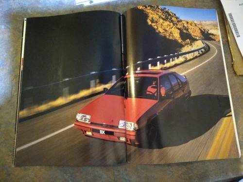 1987 model Citroën BX brochure highlighting the BX 19 GTi - 45 pages - Picture 11 of 12