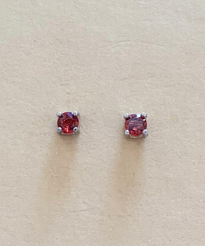 0.60ctw GENUINE GARNET STONE STUD STERLING SILVER EARRINGS NEW!! - Picture 1 of 2