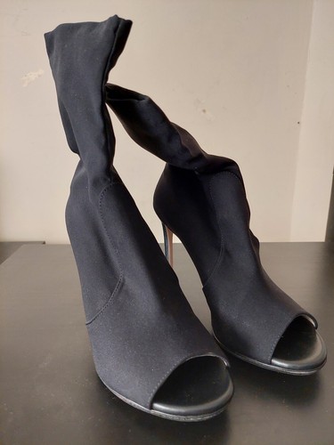 STUART WEITZMAN HUGGER BOOTIES - Picture 3 of 7