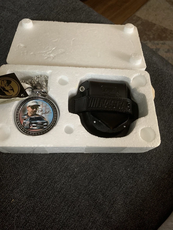 Reloj de Bolsillo Dale Earnhart Sr con Estuche de Cuero de The Franklin Como Nuevo USADO Foto 4 de 4
