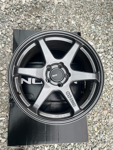 Enkei T6R 18x8 +40 5x112 Gloss Gunmetal Wheel - Picture 2 of 3