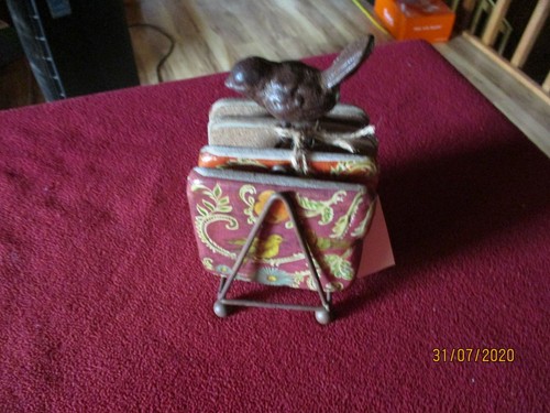 Bird Coasters with cast iron distressed holder with Bird - Picture 1 of 8