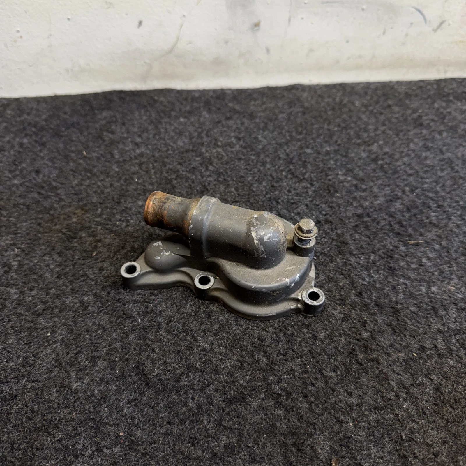 00-23 Suzuki DRZ400S WATER PUMP OUTER COVER DRAIN PORT OUETLTET INLET