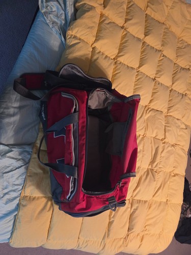 Under Armour Storm Undeniable Duffel Bag Medium Red Grey Gym Duffle