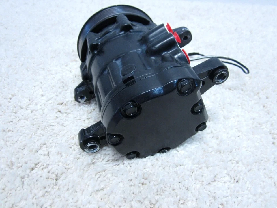 CHEVROLET TRACKER / PONTIAC SUNRUNNER 1.6L / 4CYL ENGINE AC COMPRESSOR #3C-7 - Image 2 of 4