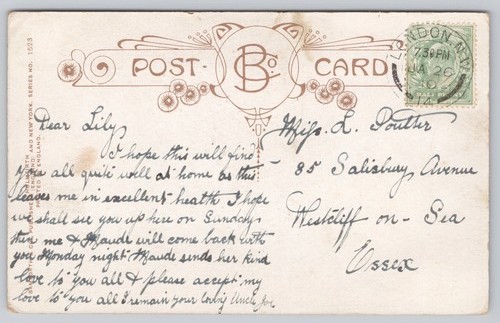 Junges Paar küsst Blumen am See alter Mann unterbricht Humor Romantik Postkarte - Bild 2 von 2