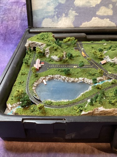 Vintage European Briefcase Train Layout- Works Some Loose Parts Read Desc. - Picture 2 of 12