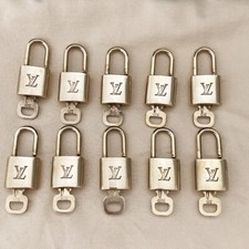 LOUIS VUITTON LV 10 SET PADLOCK KEY BAG CHARM CADENA GOLD PLATED FRANCE 35YB050