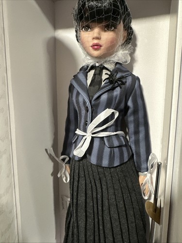 ELLOWYNE WILDE ANY WEDNESDAY ADDAMS INSPIRED VDC TONNER 16” DOLL LE 400 - Picture 5 of 18
