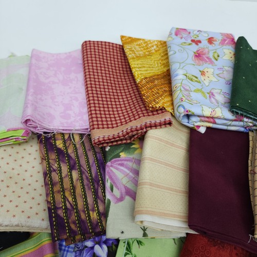 Enorme Lote de Tela de 2 Lb Acolchado Costura Novedad Estampado Etc Destash Moda F4 - Imagen 4 de 18