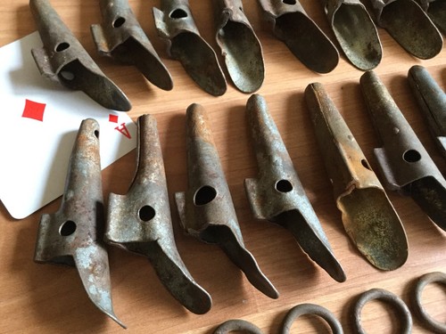 OLD VTG METAL MAPLE SYRUP SAP SPILE SPOUT TAP SPIGOT HOOK HANGER 100 PIECE LOT - Picture 12 of 12