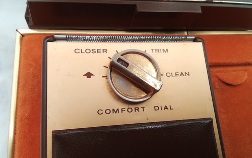 CUSTODIA RASOIO ELETTRICO REMINGTON LEKTRO BLADE 6 VINTAGE 1969 FUNZIONANTE SPERRY RAND - Foto 7 di 17