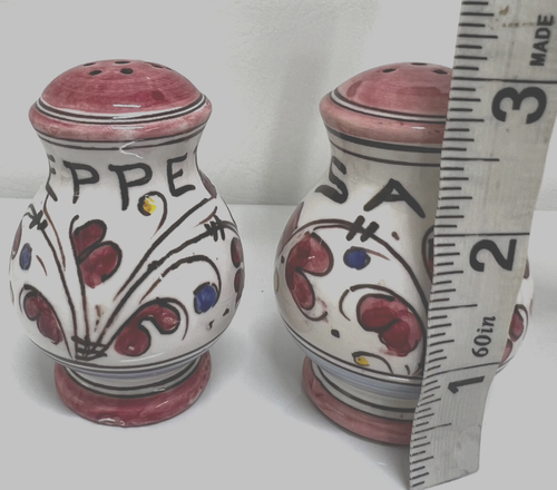 Salt and Pepper Shakers, Hand Painted in Italy, Vintage (3" X 2.25") - Picture 12 of 15