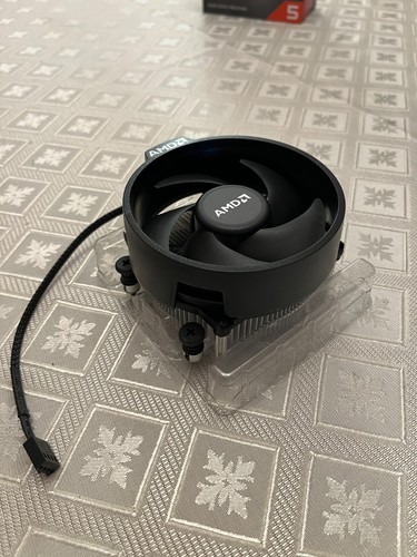 AMD AM4 Stock Wraith CPU Cooler - Picture 3 of 8