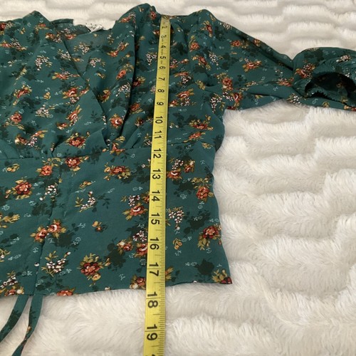 L.I.F.E. Love Is For Eternity Women’s/ Juniors Green Floral Top Size Small - Picture 8 of 9