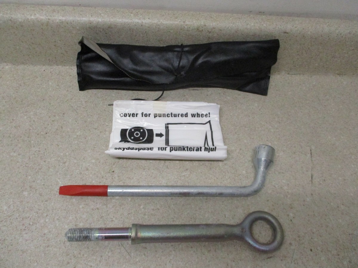9133668 99 to 06 Volvo S80 Wheel Lug Wrench In Trunk Cargo