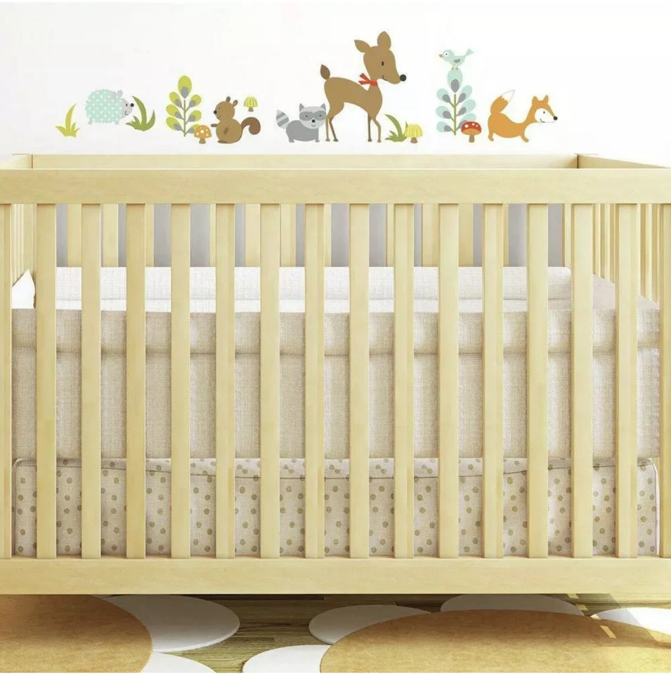 Calcomanías de pared para pelar y pegar árboles RoomMates Woodland Fox & Friends Foto 2 de 4