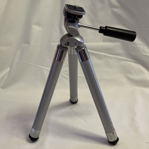 CAMERA METAL TRIPOD 4 Hight Levels 10 IN x 37 IN Tilts - Picture 10 of 10