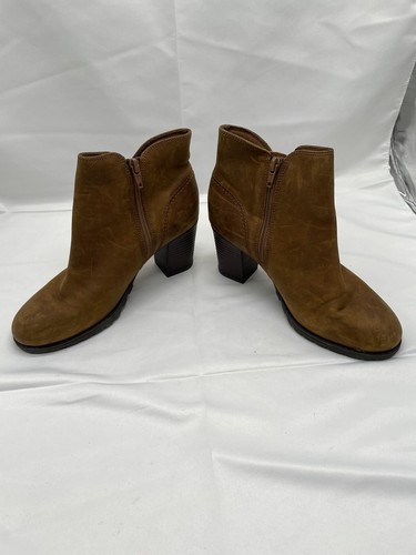 Clarks Boots Heeled Ankle Women’s Size 6 1/2 M Zip Up Brown 2 1/4 inches Heel - Picture 3 of 7