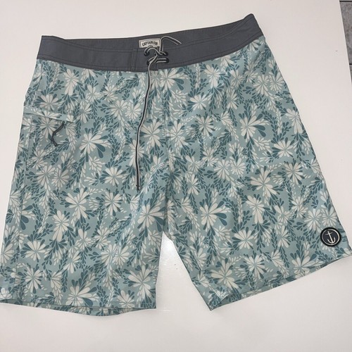 Chort For Men Captain Fin Size 32 - Picture 1 of 2