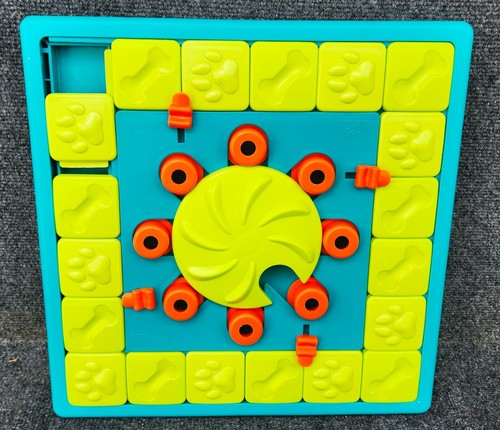 Outward Hound Level 4 (Expert) 15 X 15" Dog Treat Enrichment Puzzle [VHTF] (EUC)