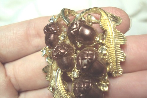 vintage lucite acorn acorns + Oak leaves rhinestone gold tone brooch pin signed - Picture 3 of 7